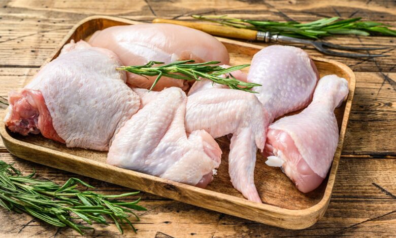 ذخیره روزانه بیش از ۱۰۰۰ تن مرغ گرم/ صادرات مرغ بلامانع است