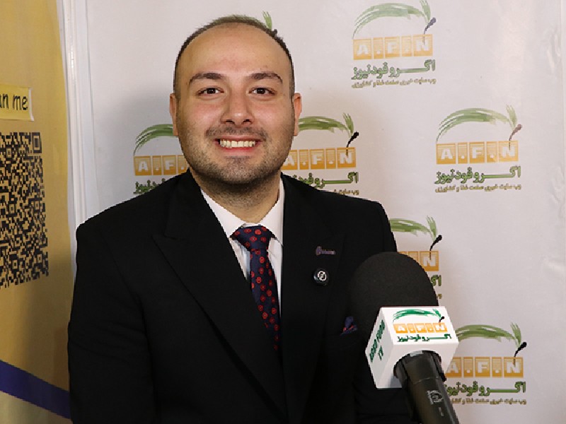 خشایار حق‌شناس، مدیر مارکتینگ گروه رحمانی در نمایشگاه شیرینی و شکلات: رونمایی از پوره کودک «کاریز»/ نات‌بار پسته ۸ درصد بازار را در اختیار دارد